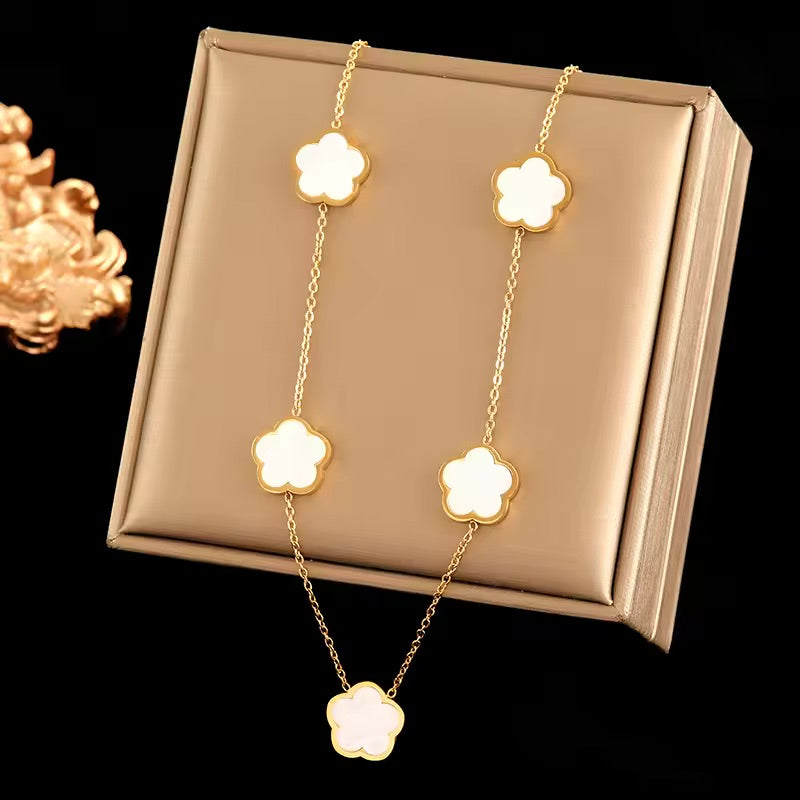 Van Clover - Five Leaf Clover Pendant Necklace For Women