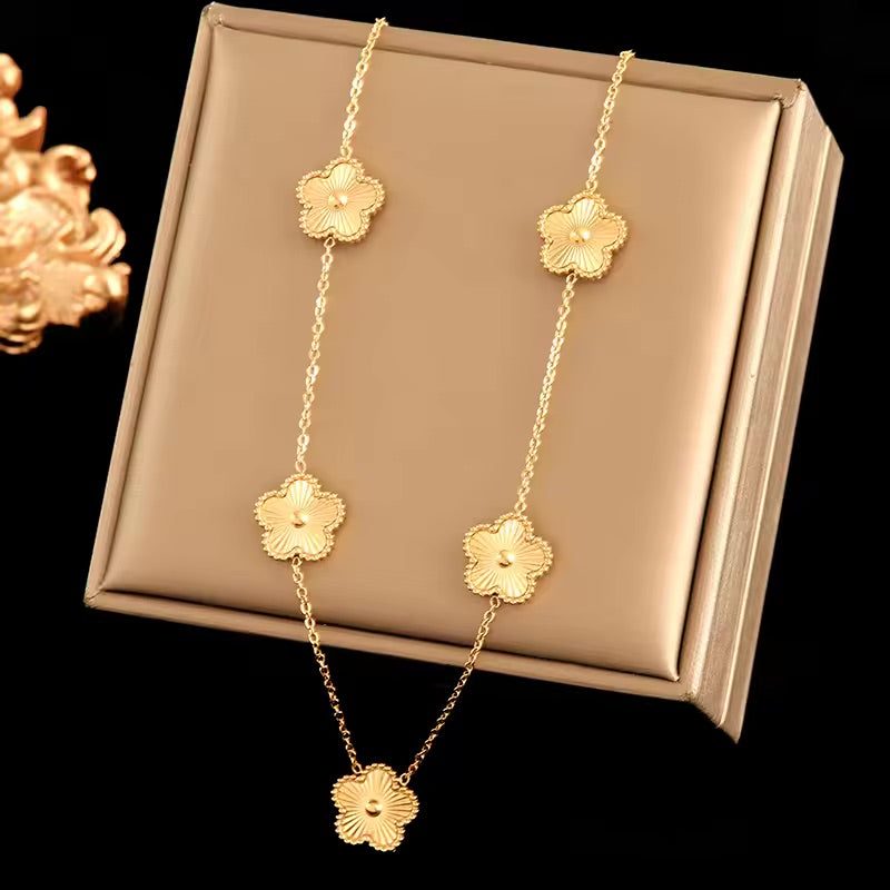 Van Clover - Five Leaf Clover Pendant Necklace For Women