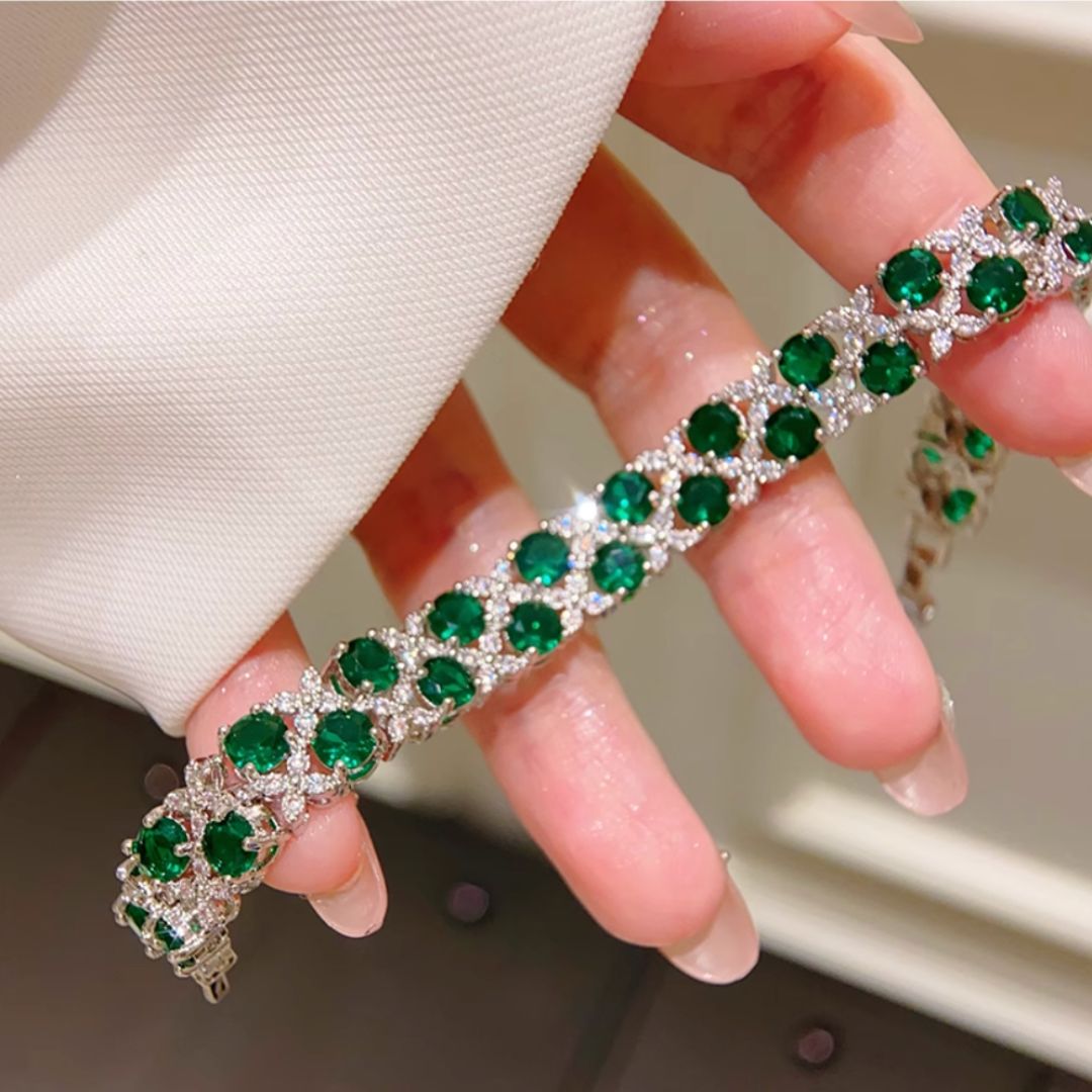Enchanted Emerald – Elegant Luxury Women's Bracelet