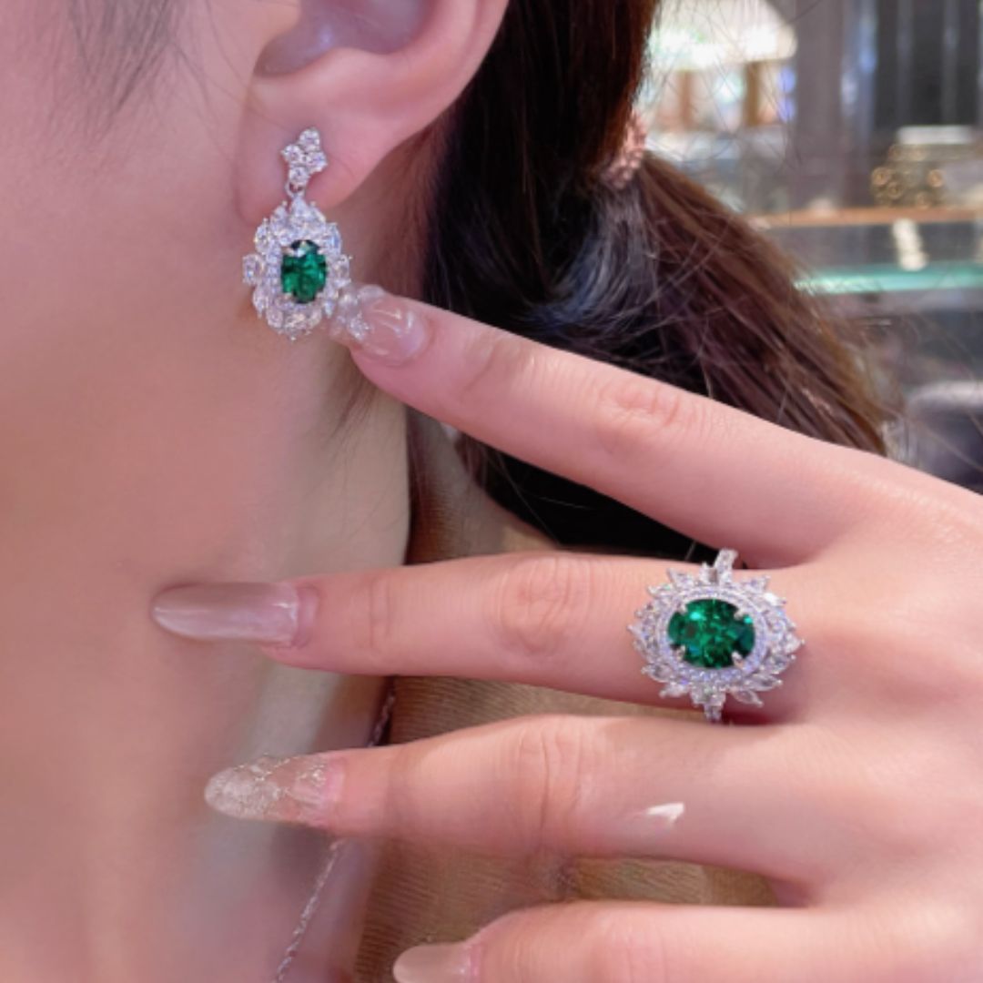 Green Goddess Glam – Luxury Jewelry Set with Pendant, Earrings & Ring