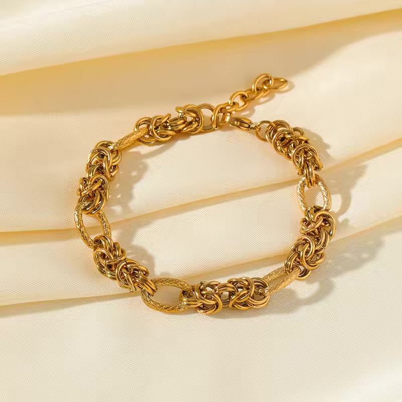 Hearty Knot - Knot Design Gold Tone Twisted Bracelet Bangles For Women