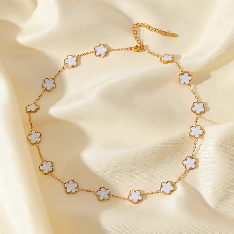 Van Clover - Five Leaf Clover Pendant Necklace For Women