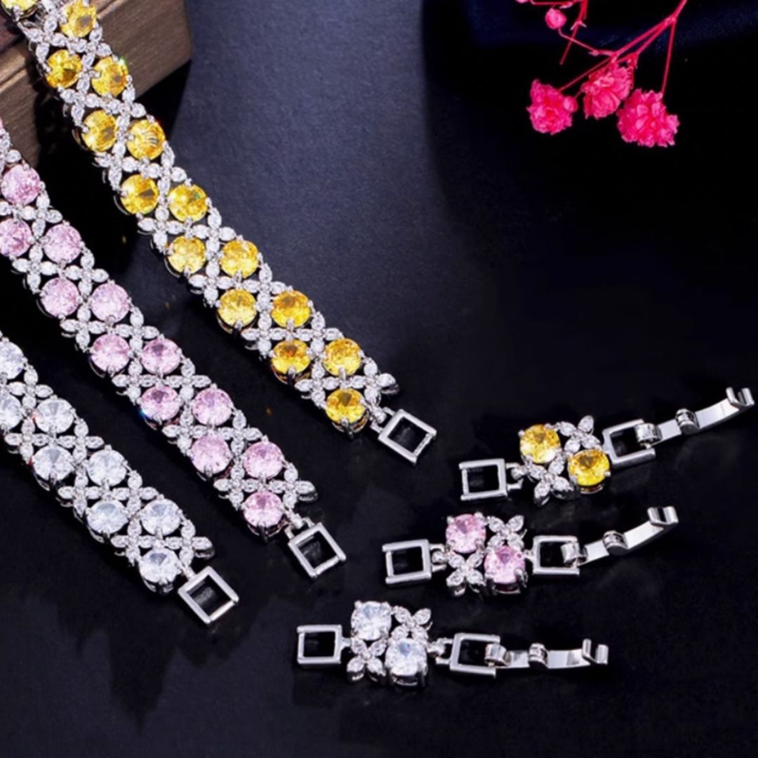 Enchanted Emerald – Elegant Luxury Women's Bracelet