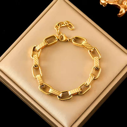 Hearty Knot - Knot Design Gold Tone Twisted Bracelet Bangles For Women