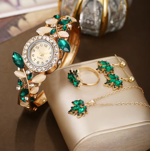Starlight Splendor Jewelry Set - A Stylish, Casual And Versatile Women's Love With Diamond Inlaid Quartz Watch And Jewelry Three Piece Set