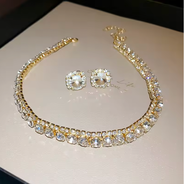 Regalia Charm Luxury Jewelry Set - Luxury Green Rhinestone Necklace Stud Earrings For Women Crystal Choker Necklaces Ladies Fashion Weddings Banquet Jewelry Set