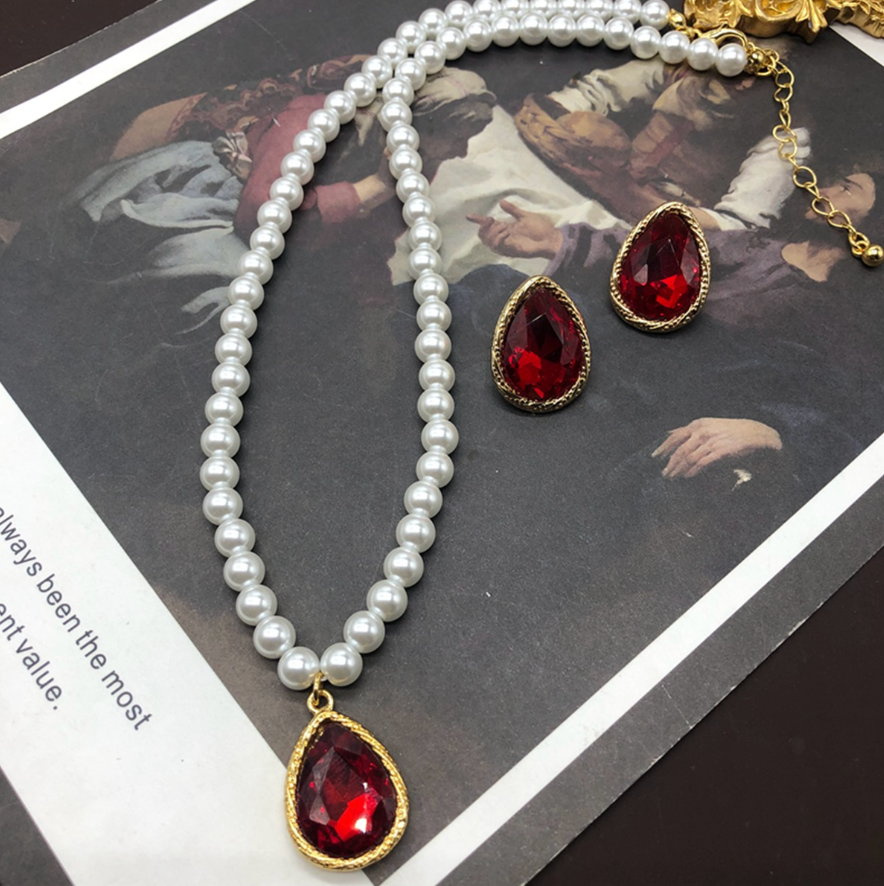 Pearl of the Nile - July Birthstone - Luxury Pearl Jewelry Set - Including Necklace, Earrings, Bracelet and Ring