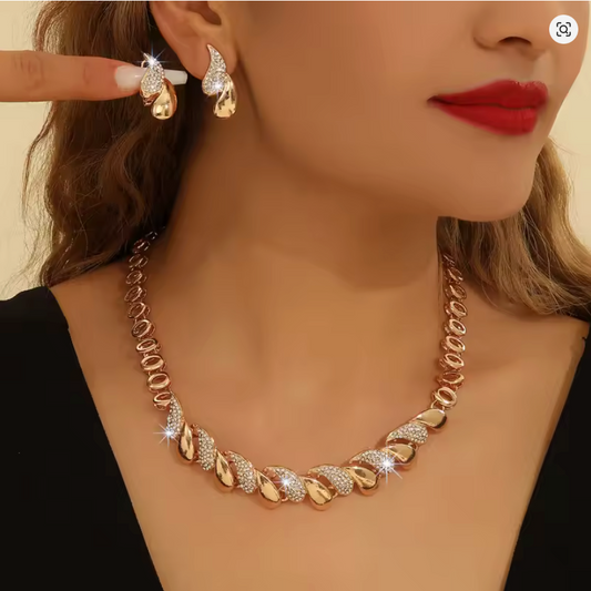 Golden Embrace - TrulyCharm Luxury Jewelry - November birthstone