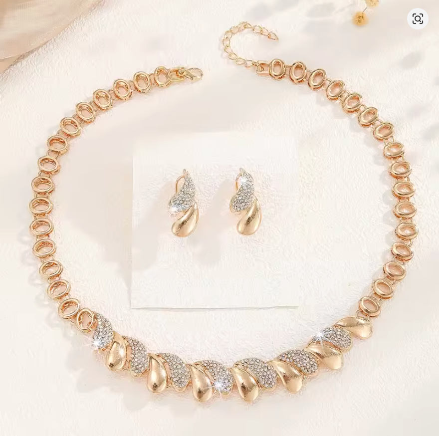 Golden Embrace - TrulyCharm Luxury Jewelry - November birthstone