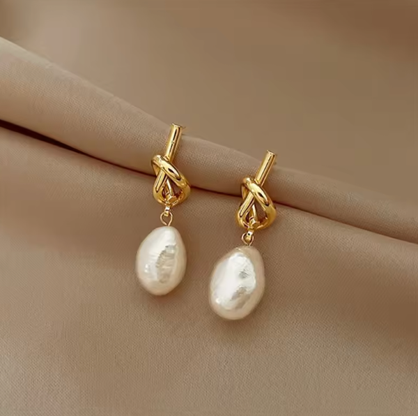 LumiPearl | Grace Drop Earrings - Elegant Lady's Pearl Pendant Earrings - June Birthstone