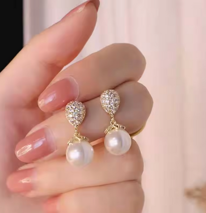 LumiPearl | Grace Drop Earrings - Elegant Lady's Pearl Pendant Earrings - June Birthstone