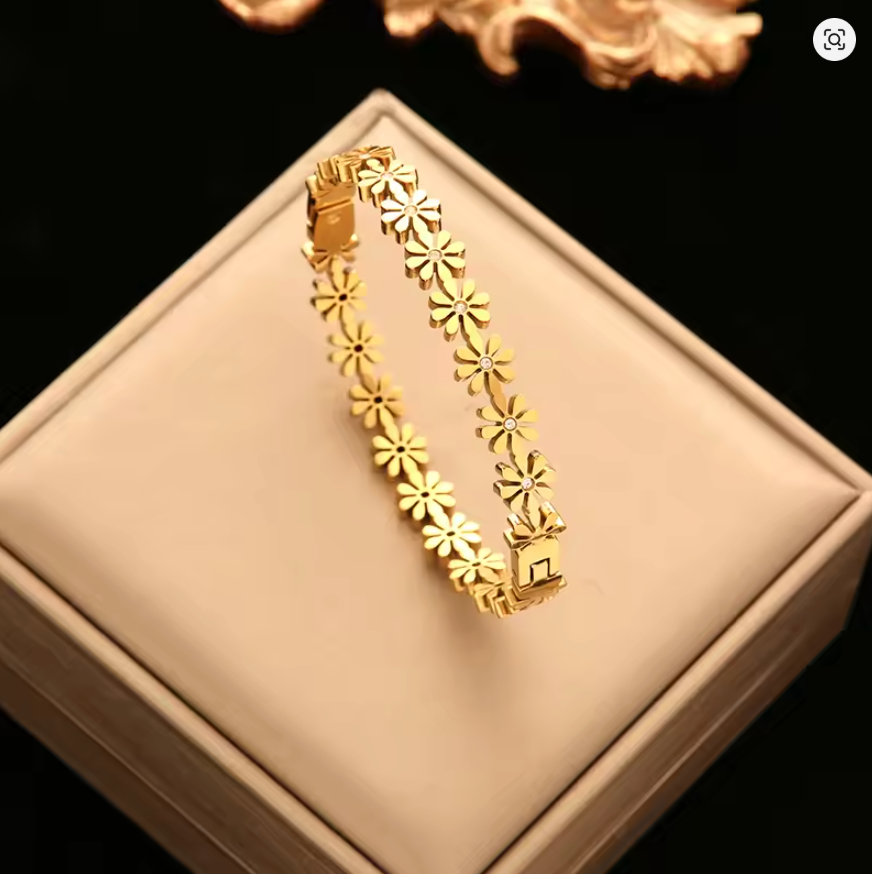 Golden Bloom - Luxury Gold-Plated Jewelry Set