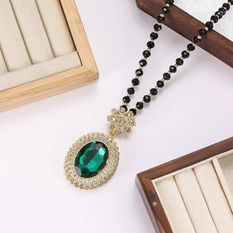 Emerald of Bastet - Luxury Jewelry Set - Include Necklace, Bracelet, Ring and Earrings