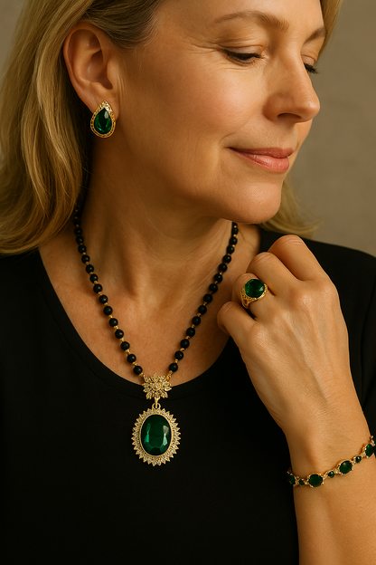 Emerald of Bastet - Luxury Jewelry Set - Include Necklace, Bracelet, Ring and Earrings