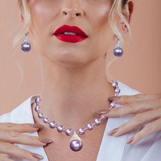 Luxury pearl jewelry set with lavender pearls necklace and matching earrings by Truly Choose
